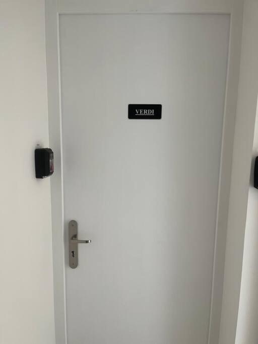 Verdi Studio Cosy Au Calme Parking Gratuit Chasse-sur-Rhône Dış mekan fotoğraf