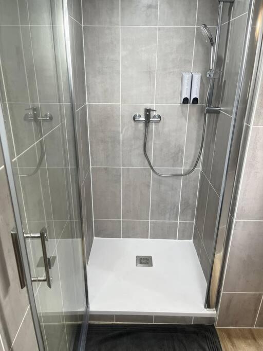 Verdi Studio Cosy Au Calme Parking Gratuit Chasse-sur-Rhône Dış mekan fotoğraf