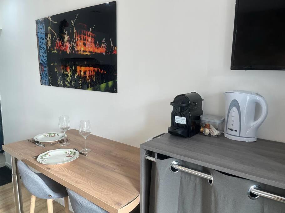 Verdi Studio Cosy Au Calme Parking Gratuit Chasse-sur-Rhône Dış mekan fotoğraf